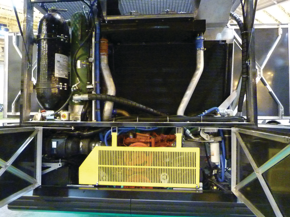 Through combination hydraulic pump/motor units, the LCO-140H captures braking energy to pressurize fluid, which is then reused to accelerate the bus.