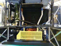 Through combination hydraulic pump/motor units, the LCO-140H captures braking energy to pressurize fluid, which is then reused to accelerate the bus. Through combination hydraulic pump/motor units, the LCO-140H captures braking energy to pressurize fluid, which is then reused to accelerate the bus.