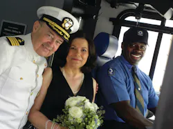 Cincinnatians Captain Rex and Anita Settlemoir, who met on Metro 38 years ago, renewed their vows with Metro Operator Orlando King.