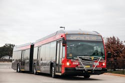 The MetroRapid fleet consists of 22 60-foot articulated vehicles, each with capacity for 101 riders, and 18 40-foot vehicles, each accommodating 78 riders. The MetroRapid fleet consists of 22 60-foot articulated vehicles, each with capacity for 101 riders, and 18 40-foot vehicles, each accommodating 78 riders.