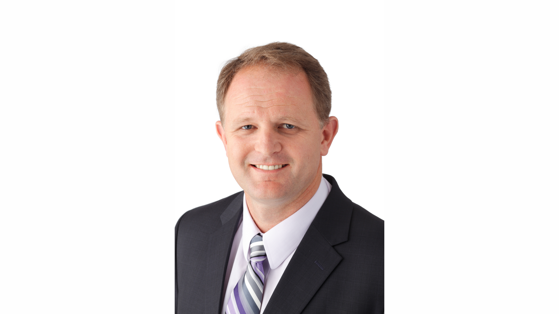 A native of Yorkshire, England, Hinchcliffe brings more than 24 years of experience in engineering design, manufacture, project management and business development for complex projects around the world to Keolis.