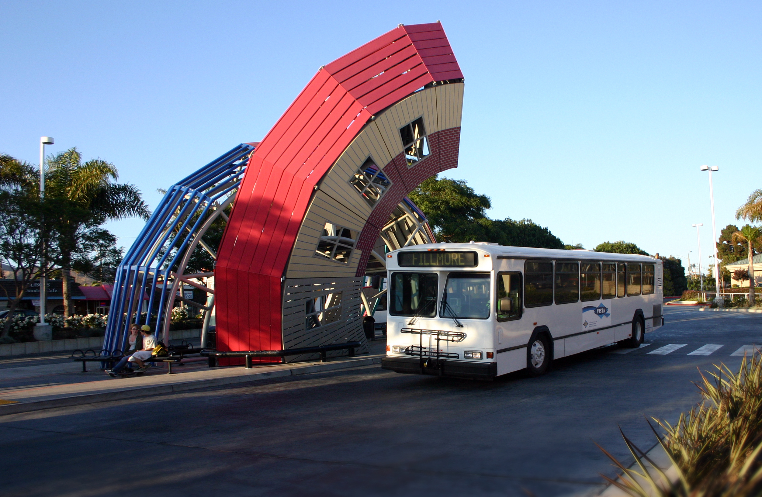 To prevent a disruption of service in 2012 following its operator's bankruptcy sale of assets, VCTC entered into an emergency contract with Roadrunner Management Services and utilized transit buses on its intercity service.