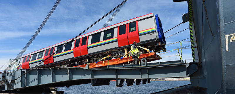 The Metropolis for the city of Los Teques offer wide access doors, increased passenger capacity with corridors for circulating between the cars, internal LED lighting and a CCTV surveillance system.