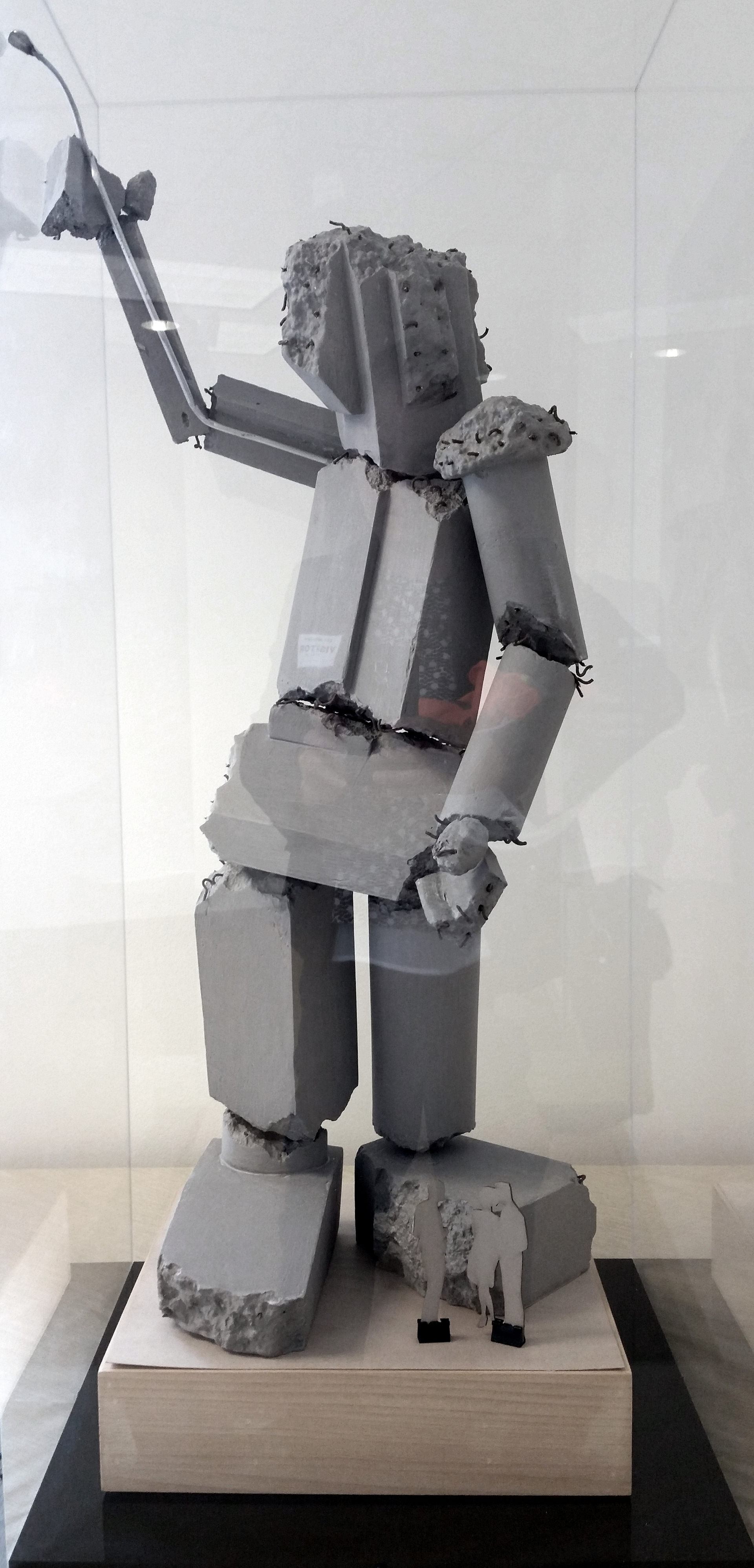 Artist Tim Hawkinson will construct a &ldquo;guardian&rdquo; from salvaged demolished material from the former Transbay Terminal to welcome travelers to the new Transit Center. For more photos and information about other artists involved in the new Transit Center, visit www.MassTransitmag.com/12095134.