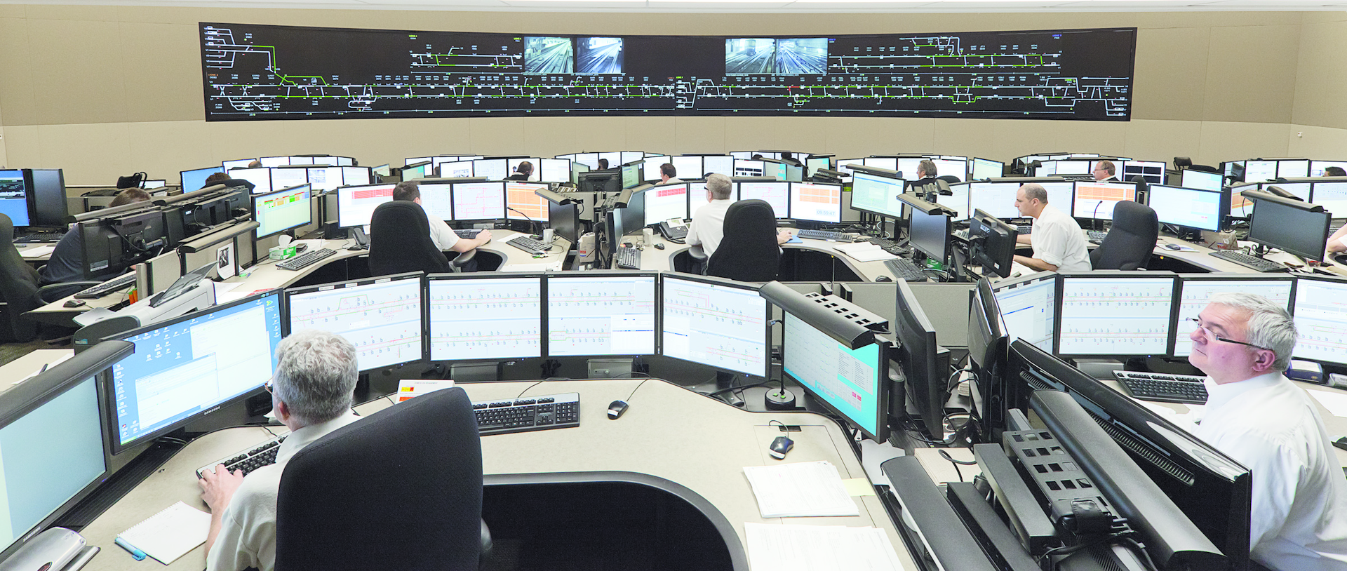 An Iconis integrated control centre for the Soci&eacute;t&eacute; de transport de Montr&eacute;al.