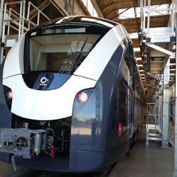 Besides overhauls, accident repairs, on-site maintenance and washing, wheel re-profiling will also be performed in the workshop thanks to the new state-of-the-art underfloor turning lathe. Besides overhauls, accident repairs, on-site maintenance and washing, wheel re-profiling will also be performed in the workshop thanks to the new state-of-the-art underfloor turning lathe.