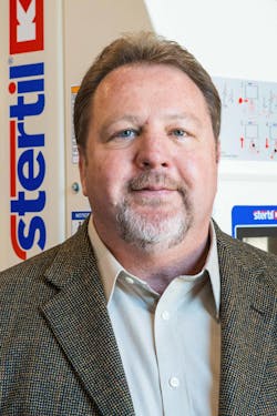 Reazer attended Houston University and resides near Los Angeles. Reazer attended Houston University and resides near Los Angeles.