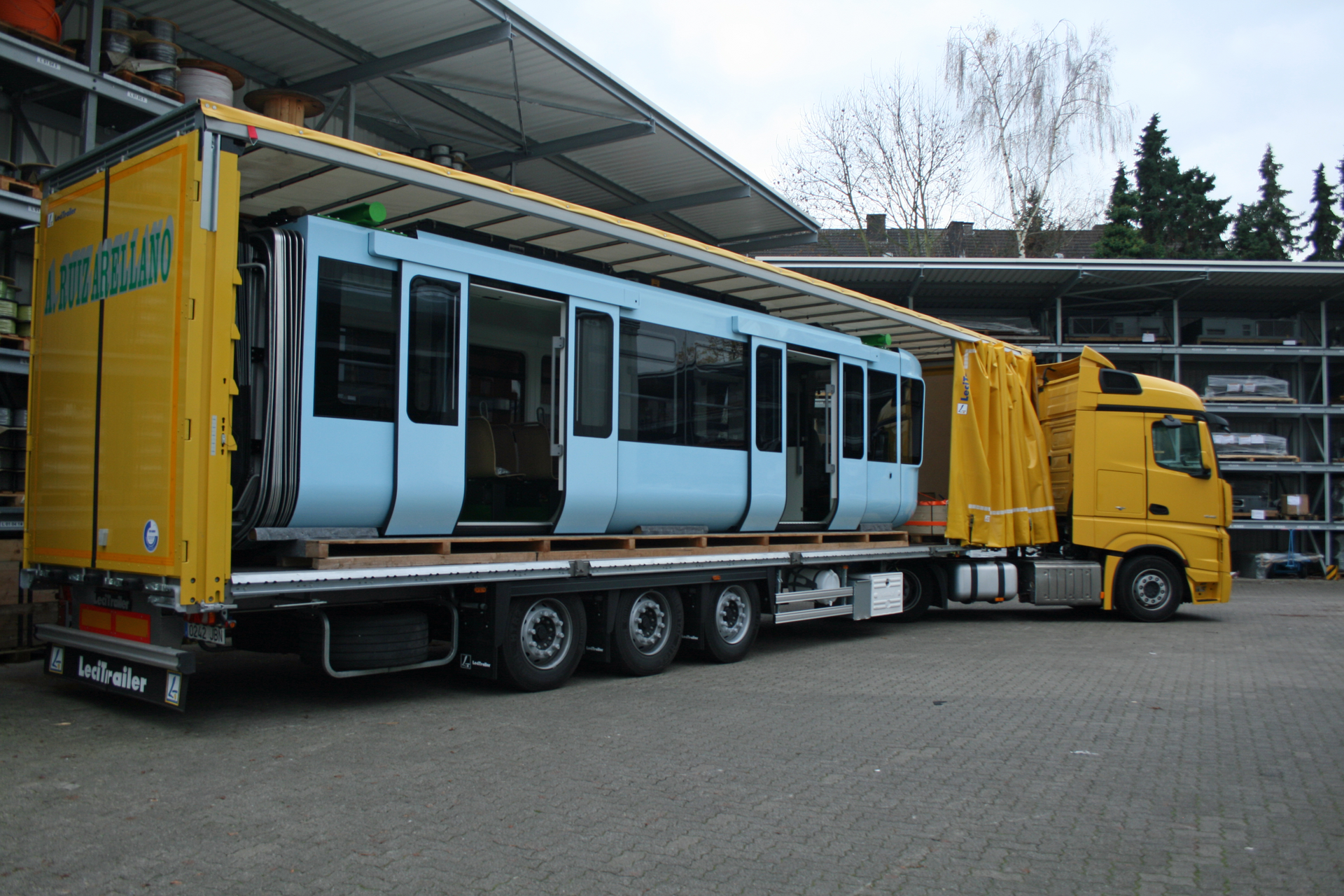 On November 14, 2015, the first of 31 new vehicles of the type GTW 2014 was delivered to the Wuppertal suspension railway.