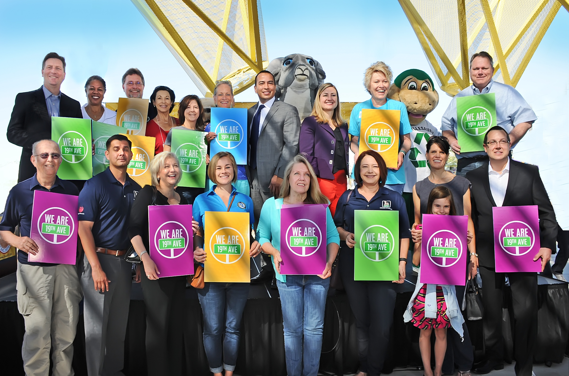 Top row, first from left, Phoenix Mayor Greg Stanton; seventh from left, Phoenix Council member Daniel Valenzuela; eighth from left, Phoenix Vice Mayor Kate Gallego; far right, Valley Metro Interim CEO Scott Smith.
