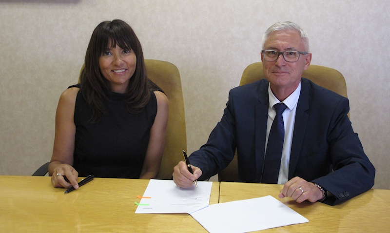 Patricia Norris, CEO of CTE and Yvan Eriau, CEO Alstom Ubunye.