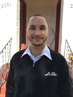 Operator Ari Megaro. Operator Ari Megaro.