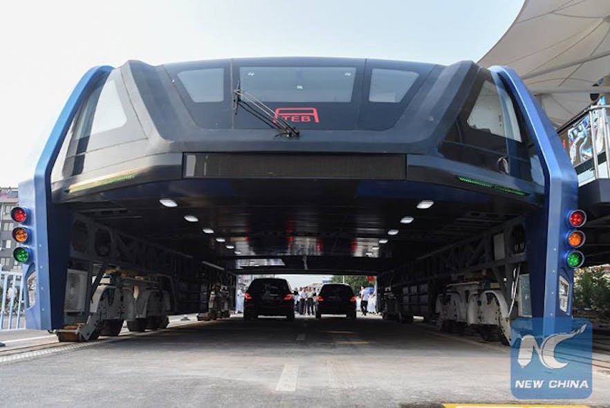 After years of waiting, what was once a crazy dream has apparently become reality as China&apos;s infamous &apos;straddling bus&apos; went on its inaugural test run in Qinhuangdao, Hebei province.