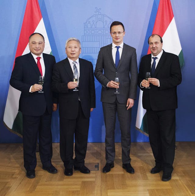 Isbrand Ho, Managing Director, BYD Europe; Duan Jielong, Chinese Ambassador in Hungary; Peter Szijj&aacute;rt&oacute;, Minister of Foreign Affairs and Trade in Hungary; Attila Molnar, Mayor of Kom&aacute;rom delivered a speech during the press conference in Budapest, Hungary on 10 October 2016.