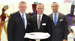 The agreement between Arrow Electronics and Harting was signed at the fair trade “electronica” in Munich: Edgar-Peter Düning; John Drabik, vice president and general manager at Arrow Electronics; and Jon DeSouza (from left to right).