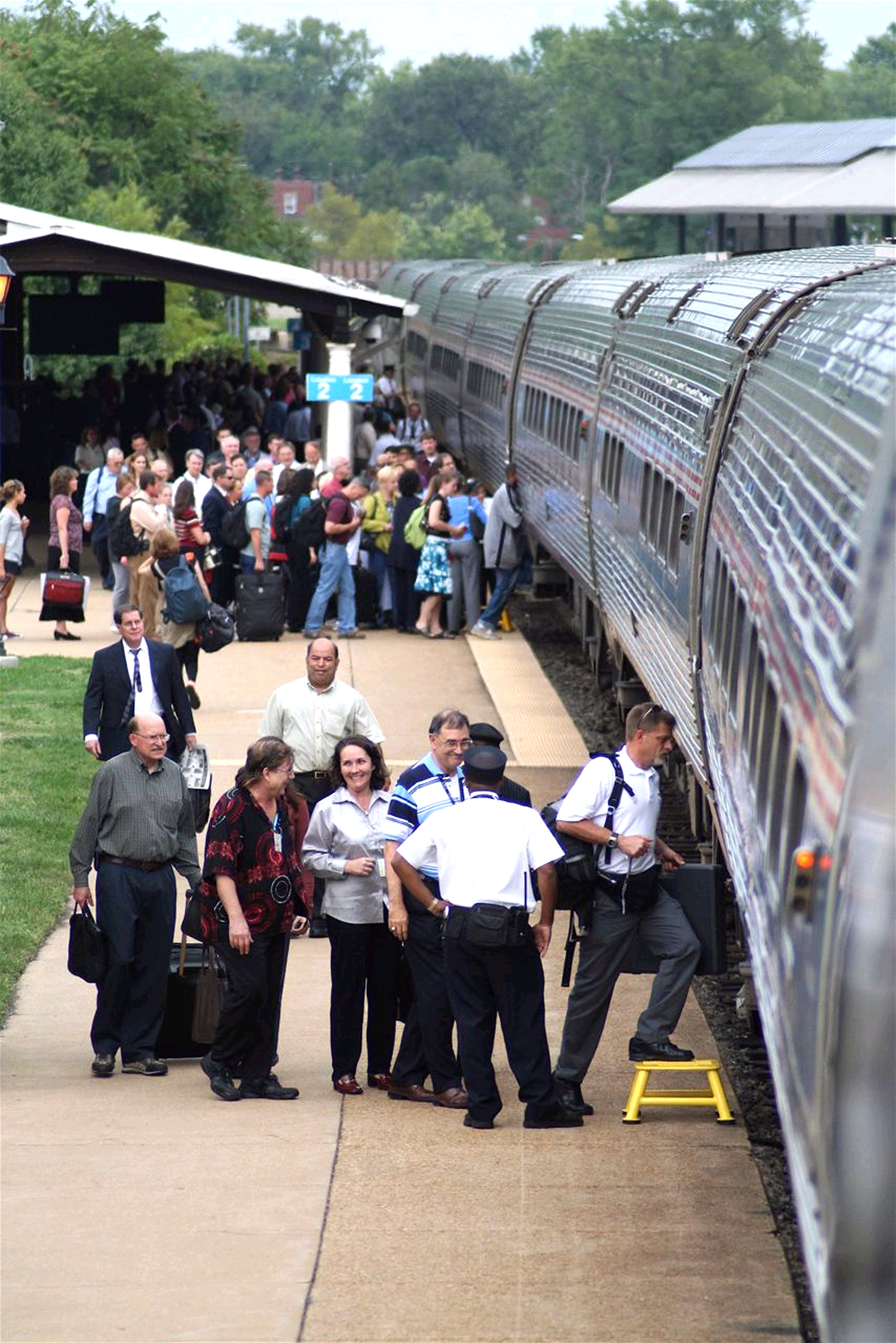 Passengers Boarding 80005722 582e13e439782