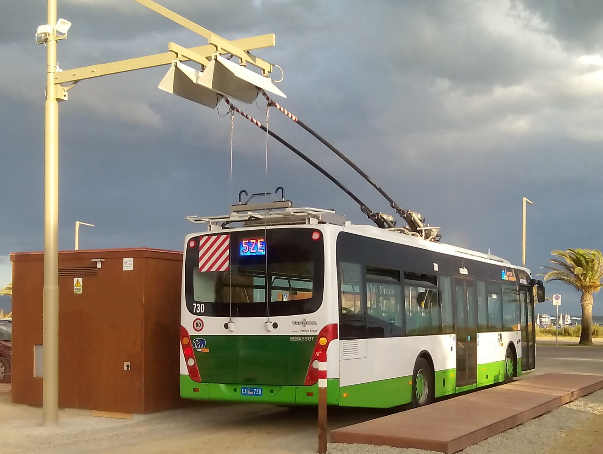 14 Electric Dual-Mode Buses From Vossloh Kiepe Now In Operation In ...