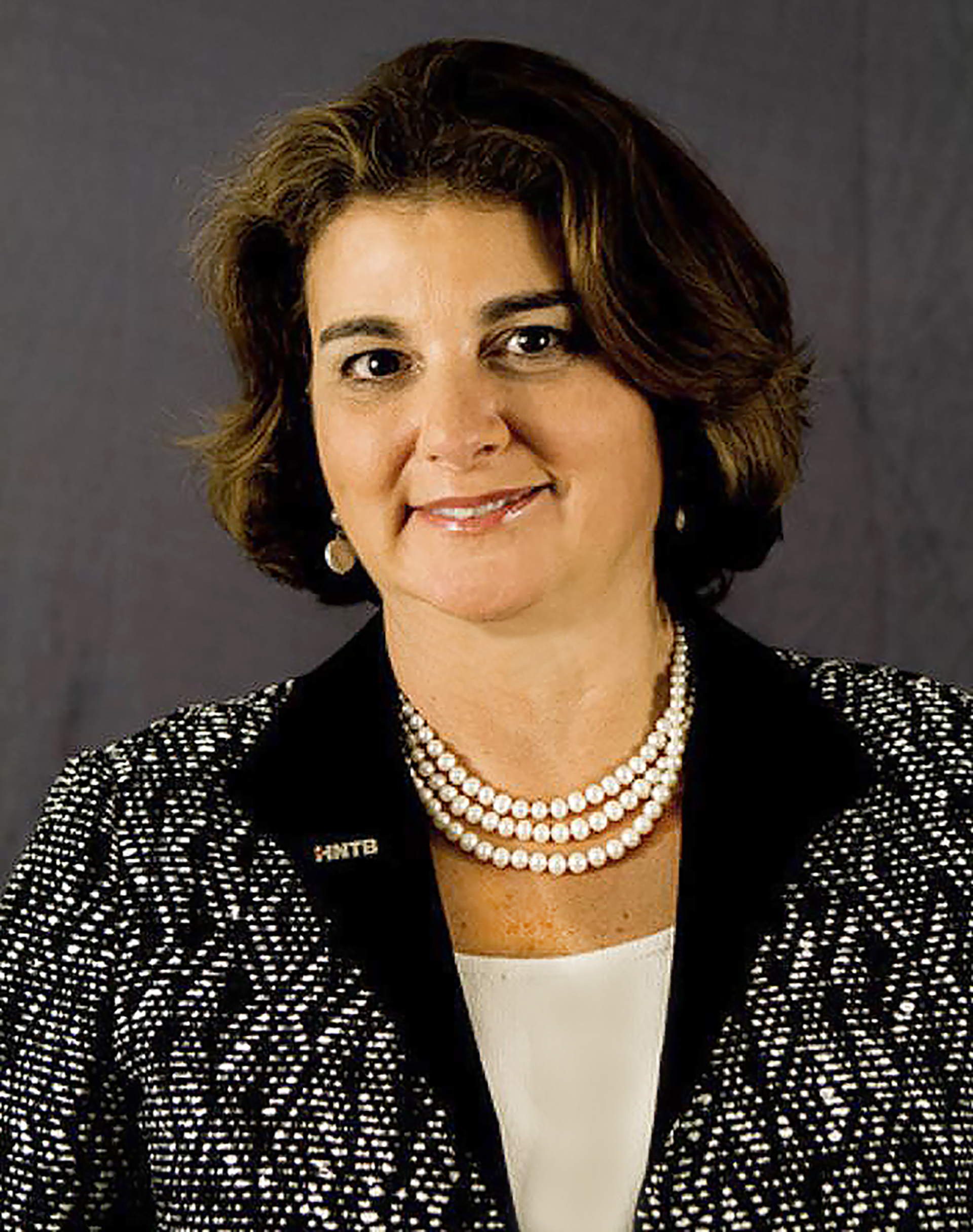 Diana Mendes is senior vice president and national transit/rail practice leader at HNTB Corp.