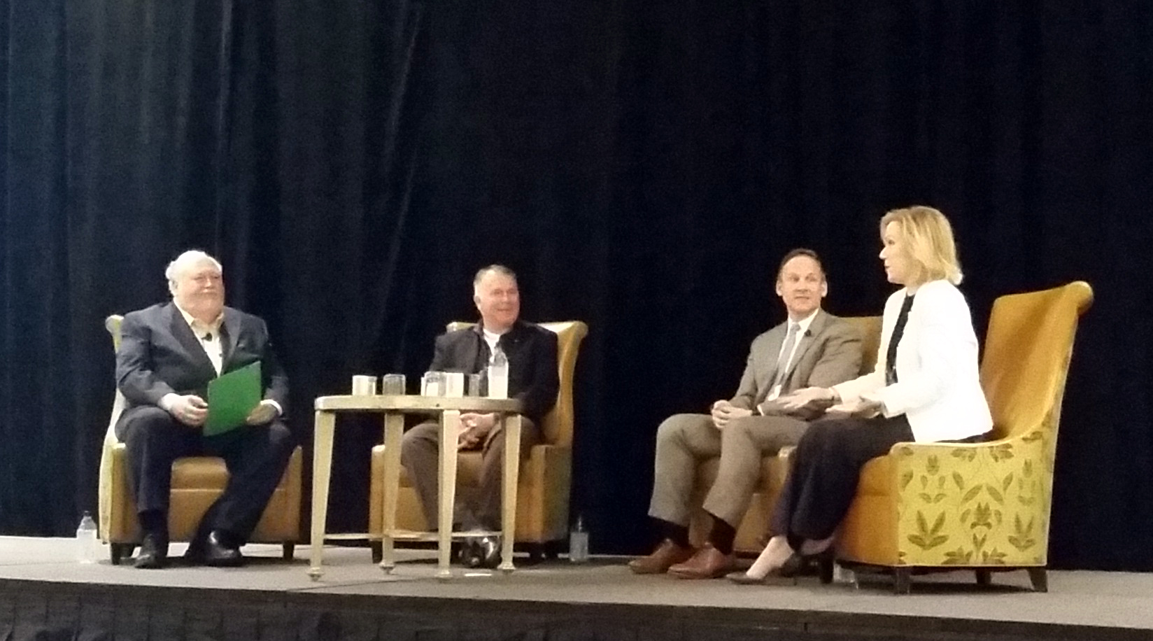 Morgan Lyons leads a CEO roundtable at the APTA Marketing & Communications Workshop with Doran Barnes, Brad Miller and Katharine Eagan.