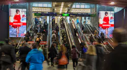 The “Britomart Towers” are a galvanizing pair of premium 6mm NanoSlim digital displays. They are placed on either side of the main commuter escalators in Britomart Transport Centre, a busy transportation hub that combines a bus interchange with a railway station in Auckland, New Zealand.