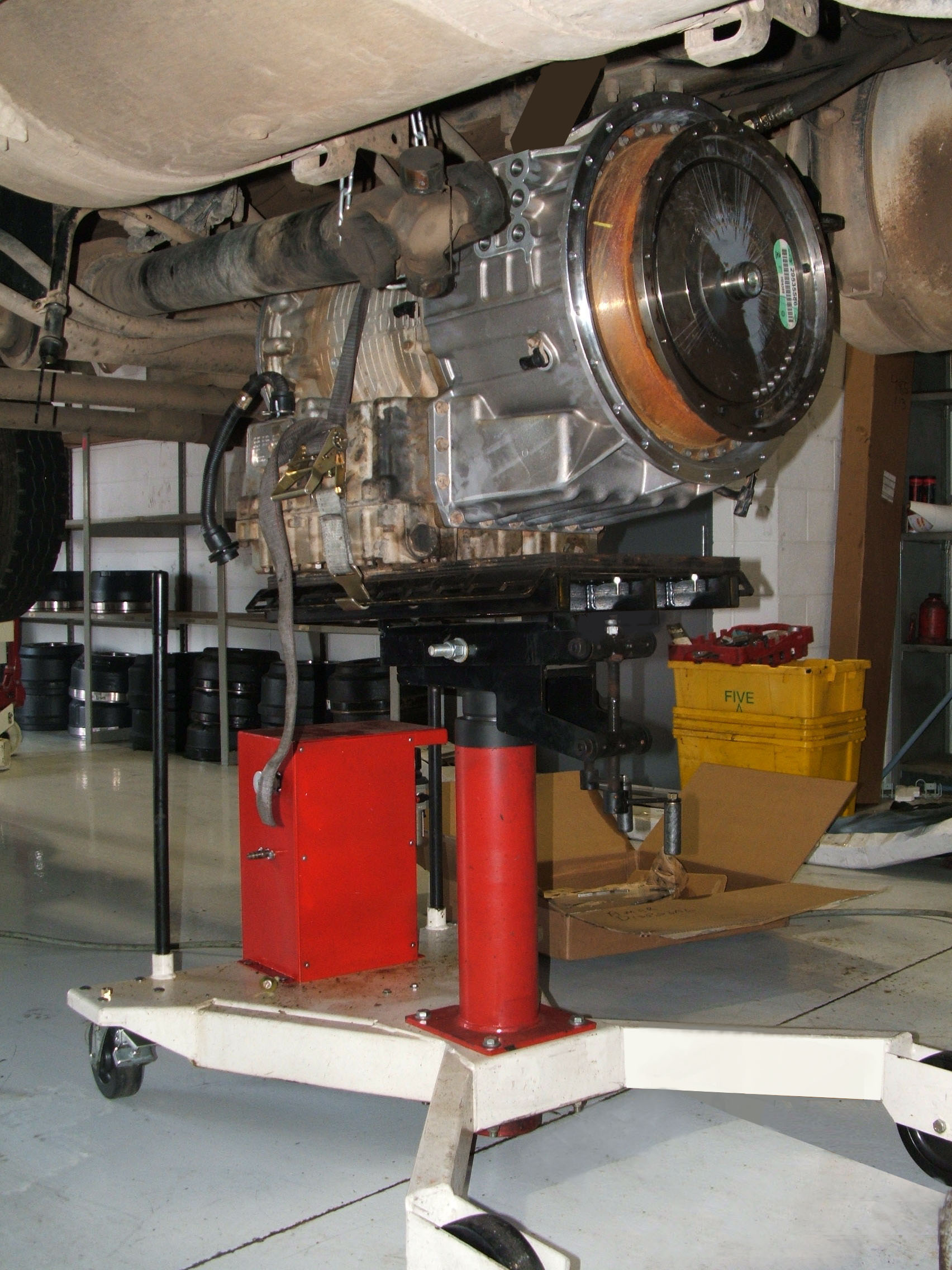 StertilKoni Makes Advances in Transmission Jacks Lift Productivity