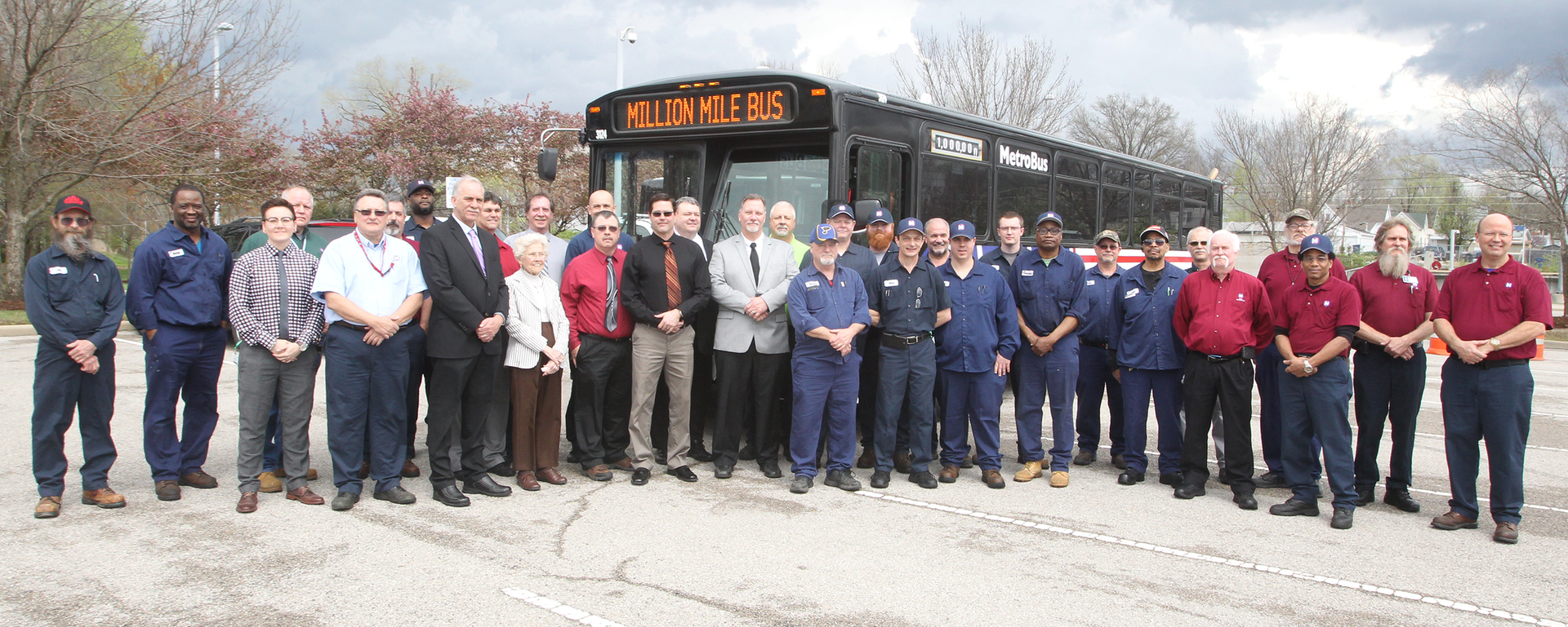 To celebrate this special milestone, representatives from the St. Clair County Transit District, Federal Transit Administration, the City of St. Louis, Cummins and Gillig joined Metro and Bi-State Development (BSD) leadership and employees in Belleville, Illinois on March 30.