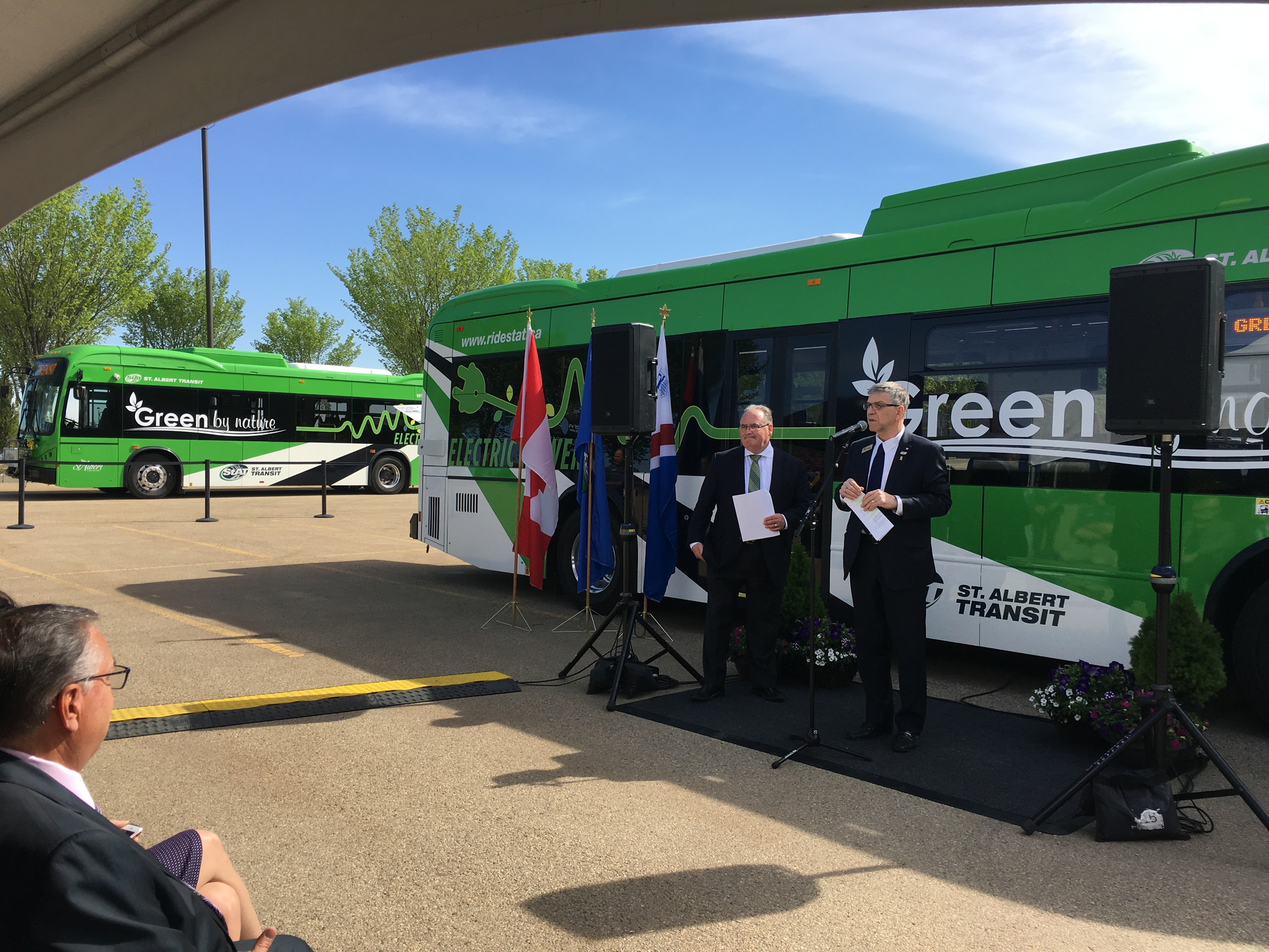 St. Albert battery-powered bus.