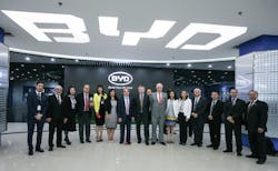 Former Chilean President Eduardo Frei (7th on the left) and his delegation visit BYD Headquarters. Former Chilean President Eduardo Frei (7th on the left) and his delegation visit BYD Headquarters.