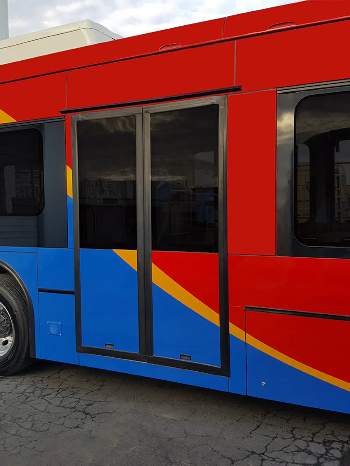 New Vapor Electric Outside Sliding Plug Bus Door System Showcased at ...