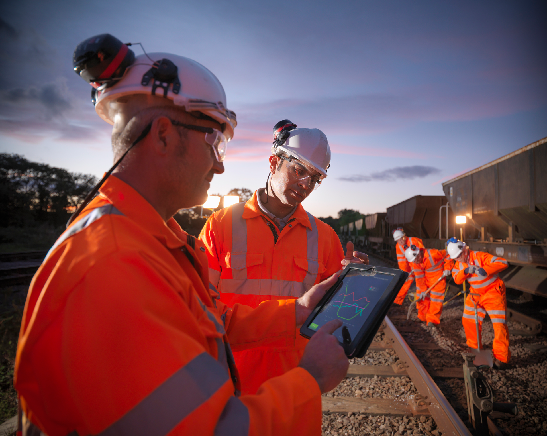 When disruptions occur, an intelligent planning tool automatically takes into account the new circumstances and recalculates.