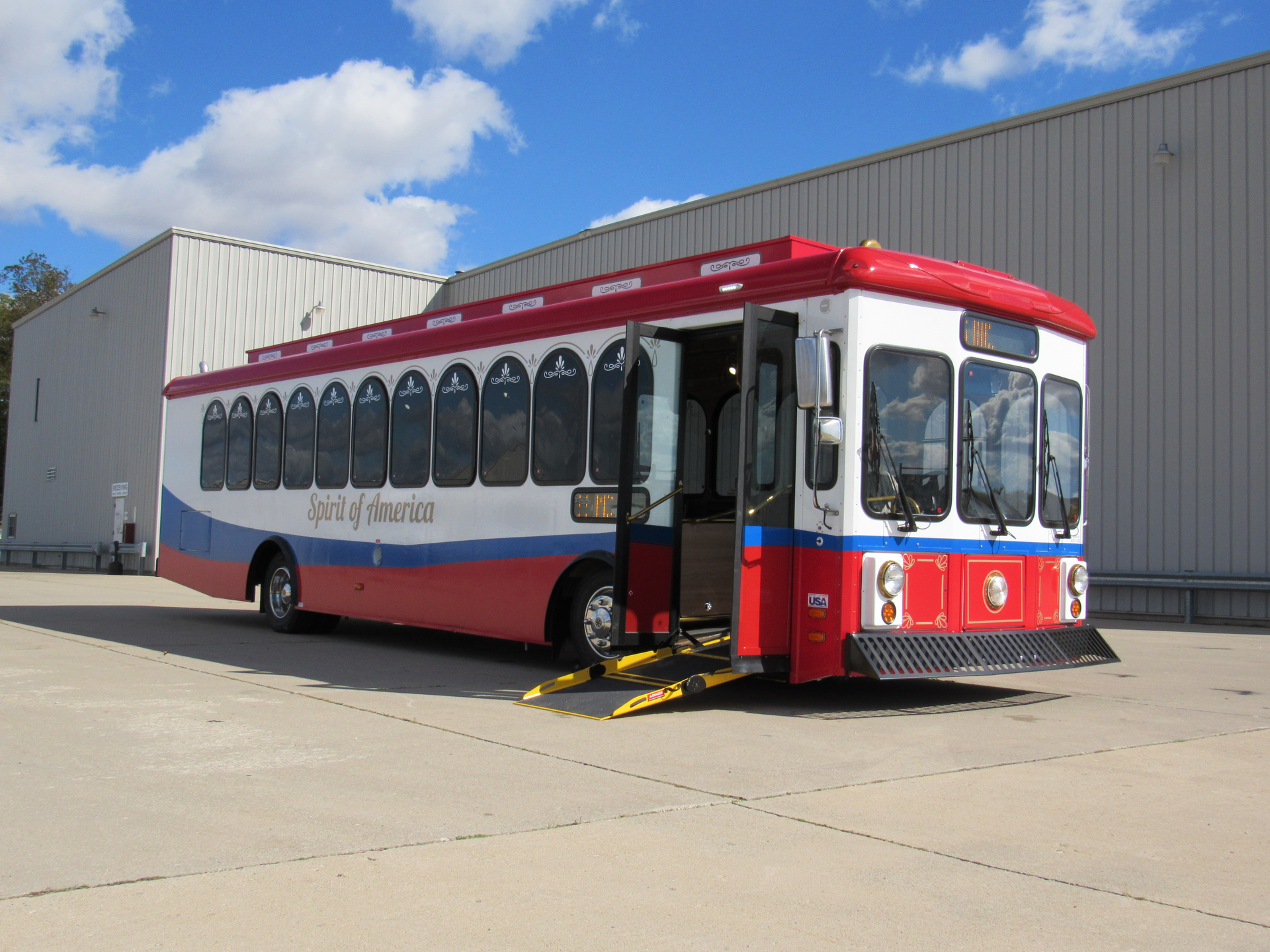 Spirit of America Low Floor Trolley 5a0365c153409