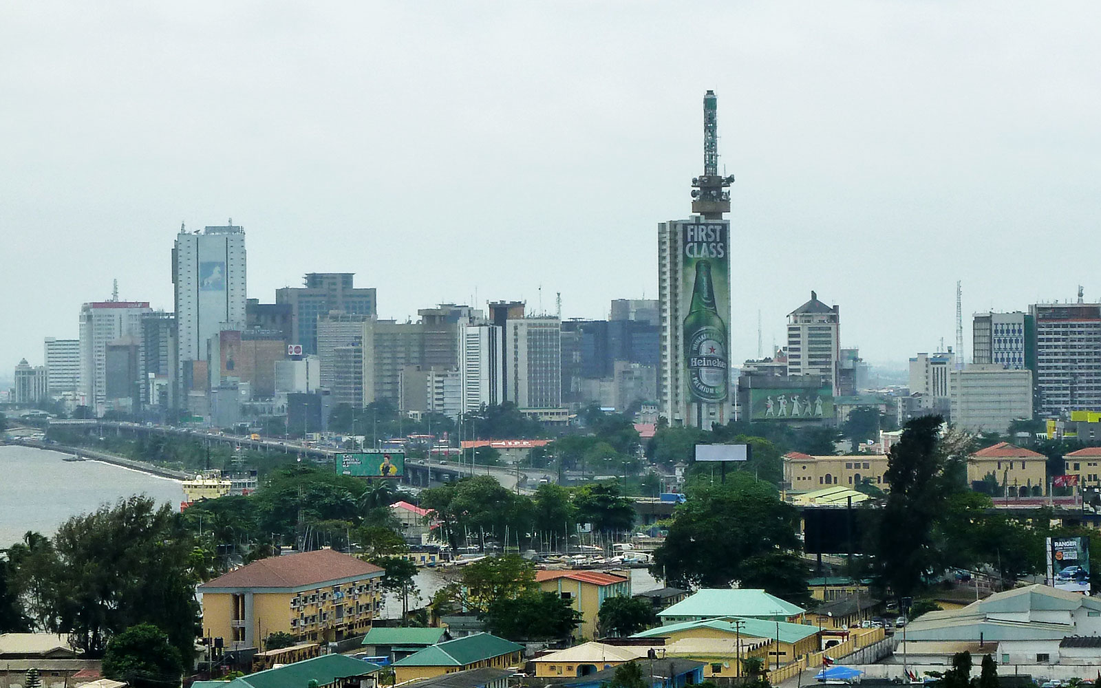 The Nigerian city of Lagos is using the standard solution IVU.suite from IVU Traffic Technologies for the planning, fleet management and passenger information of its BRT.