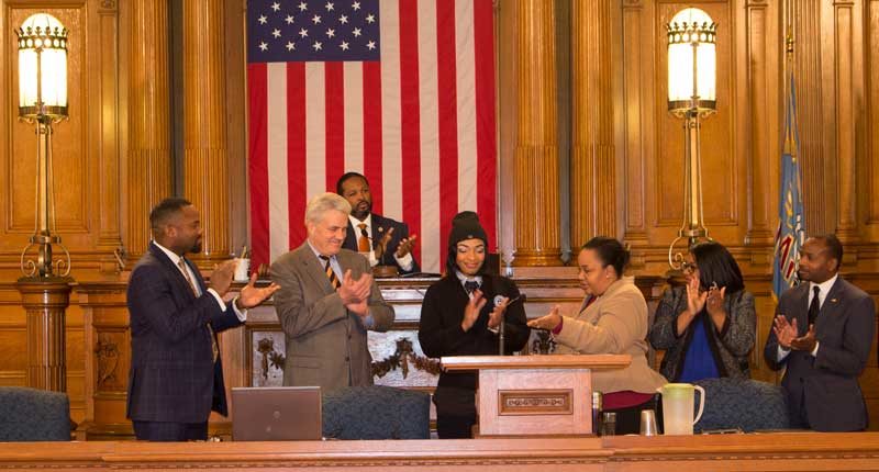 The Milwaukee Common Council recognized MCTS driver Tayetta Currin for helping a woman in labor.