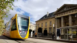 The Reims Citadis operates on Alstom's SRS catenary-free solution in the city center. Outside the downtown, the pantograph raises and operates on-wire.