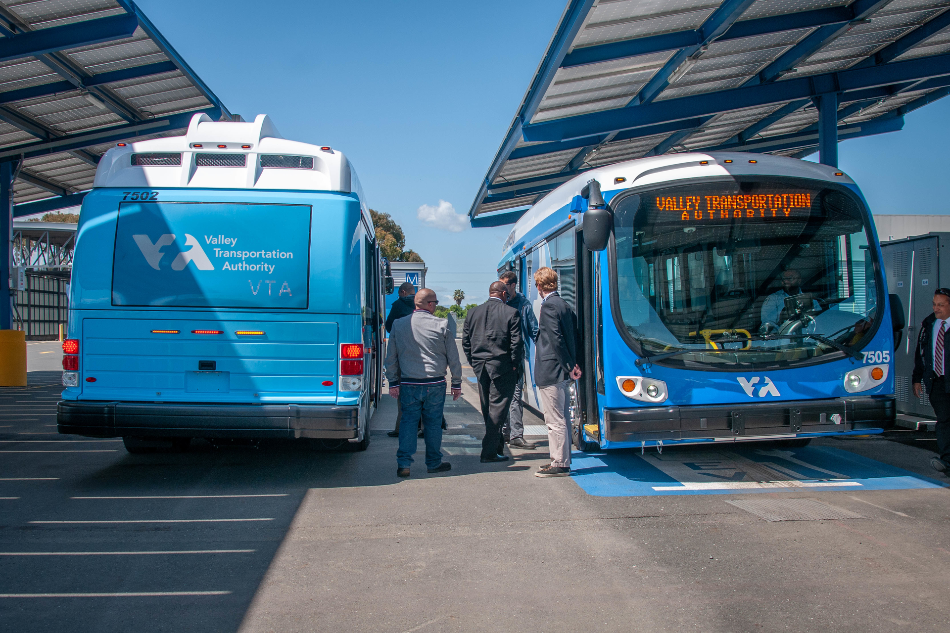 As the Santa Clara Valley Transportation Authority prepares to roll out its new Proterra all-electric buses, it is teaming up with Prospect Silicon Valley and other Bay Area tech companies to pilot a cutting-edge system that will manage the charging of the new electric buses while reducing the impact on the state&rsquo;s electric grid.