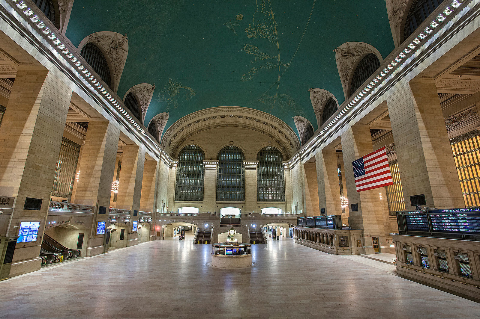 An unusually empty Grand Central Terminal following its closure prior to Winter Storm Juno in 2015.