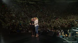 Singer Kelly Clarkson is recognizing Milwaukee County Transit System Driver Natalie Barnes for her kindness and remarkable compassion.