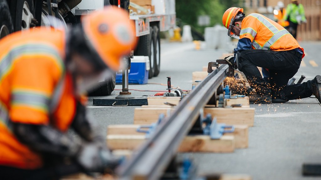 First Rails Installed For The Hilltop Tacoma Link Extension | Mass Transit