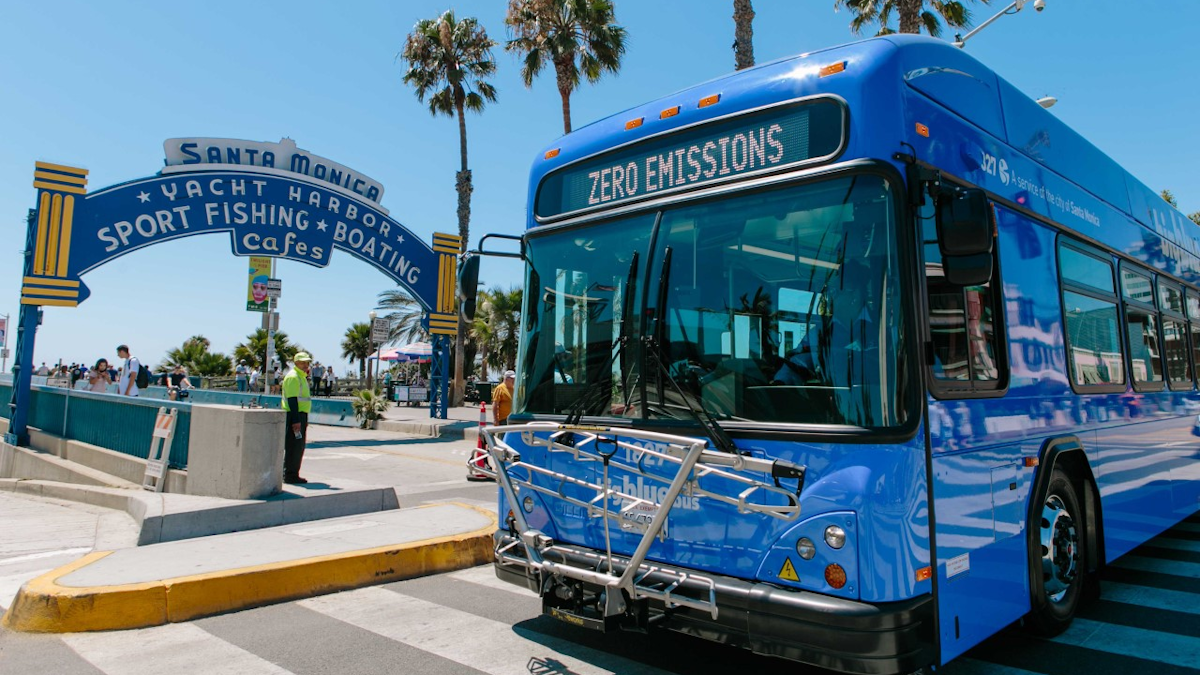 Big Blue Bus Welcomes First Zero Emissions Vehicle To Fleet Mass Transit