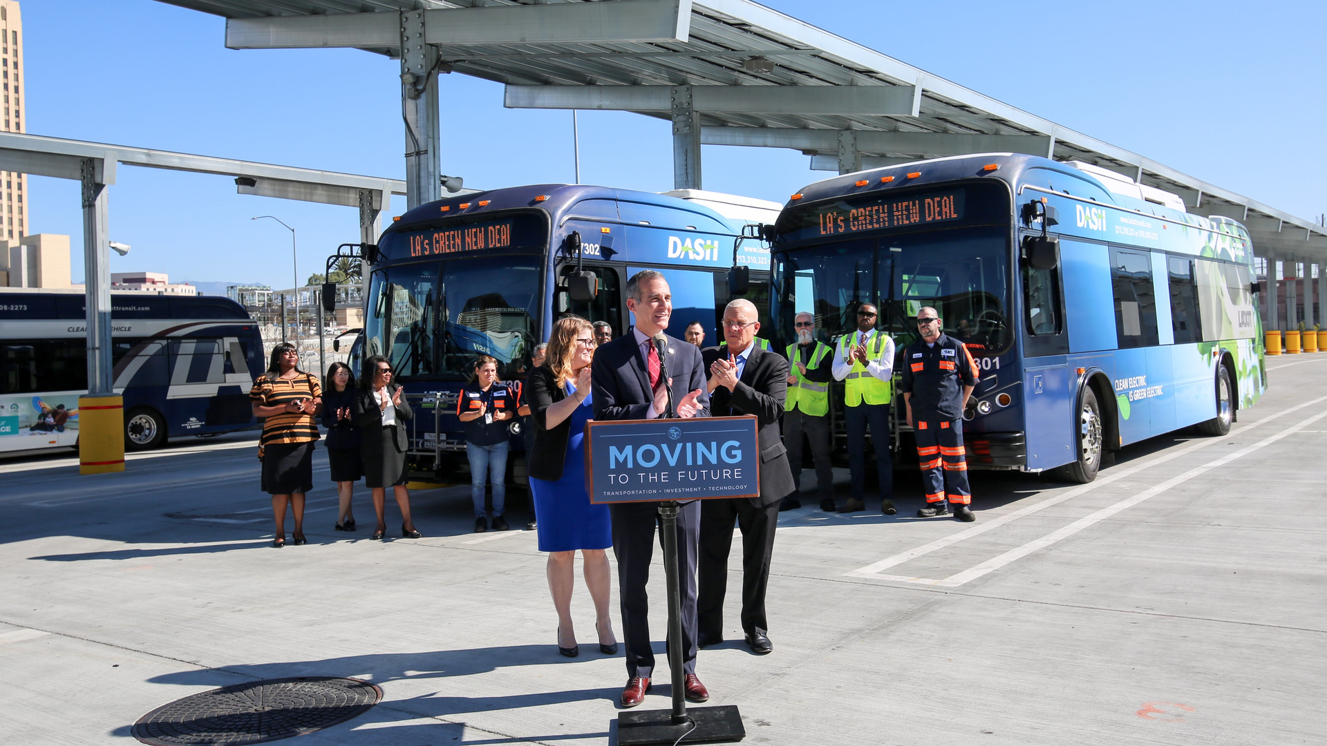 Ladot Electricbus Mayor Eric Garcetti 5e5329e455e0c