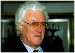 Dr Theurer Offizielles Pressefoto 5e78e1c2e8e5e Dr Theurer Offizielles Pressefoto 5e78e1c2e8e5e