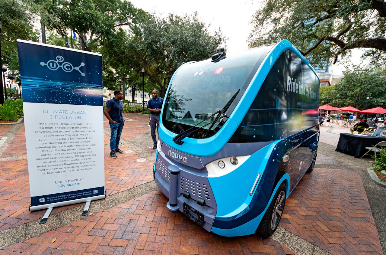 Navya Shuttle auf dem Bay Street Innovation Corridor