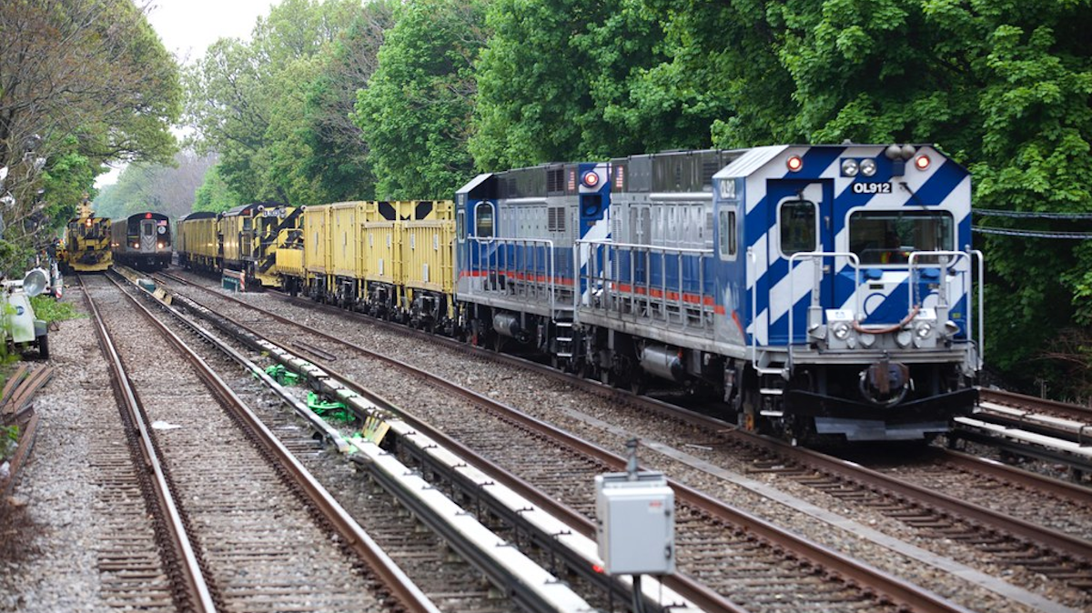 Mta Board Approves 260 5 Million In Locomotive Contracts Mass Transit