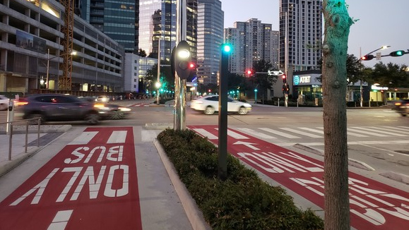 The METRORapid Silver Line features dedicated bus-only lanes.
