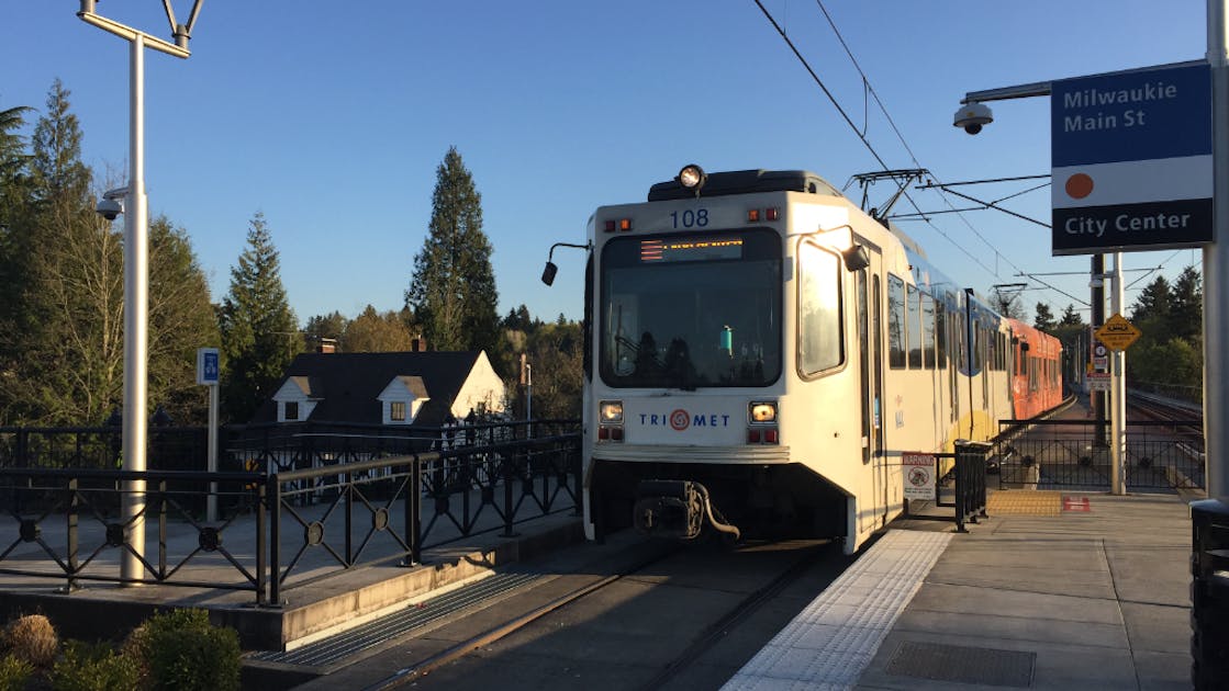 competition demonstrates how to TriMet's oldest MAX light-rail trains Mass Transit