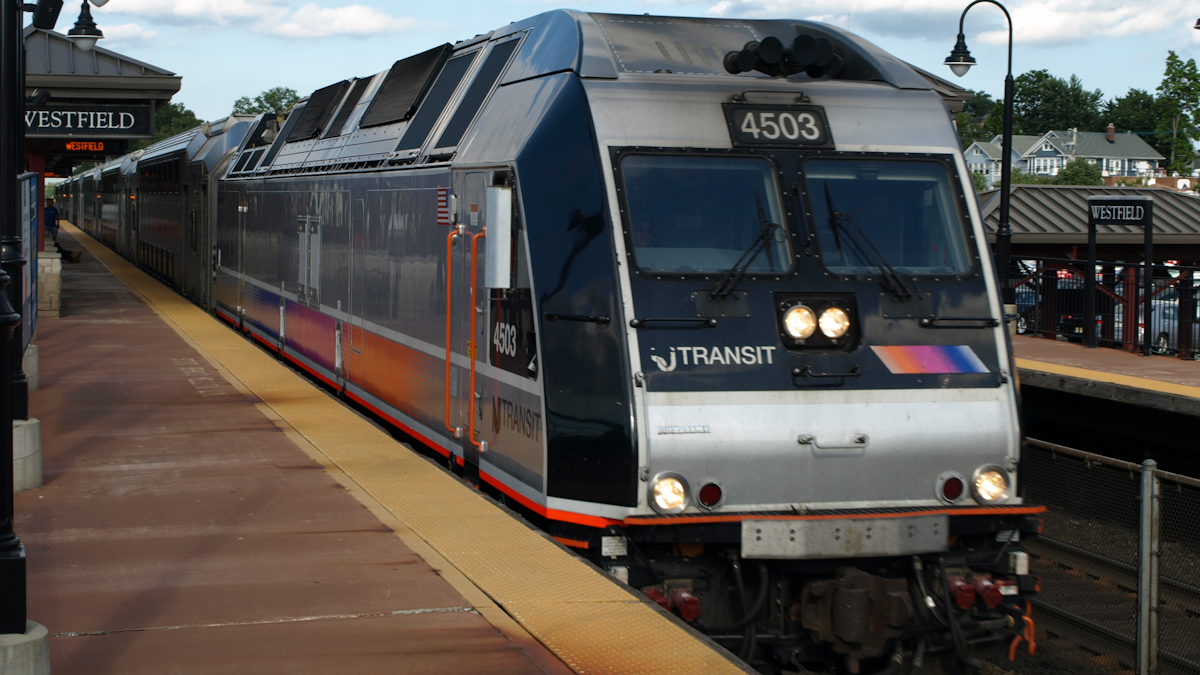 Bombardier Moves Forward With Additional Locomotive Order From Nj Transit Mass Transit