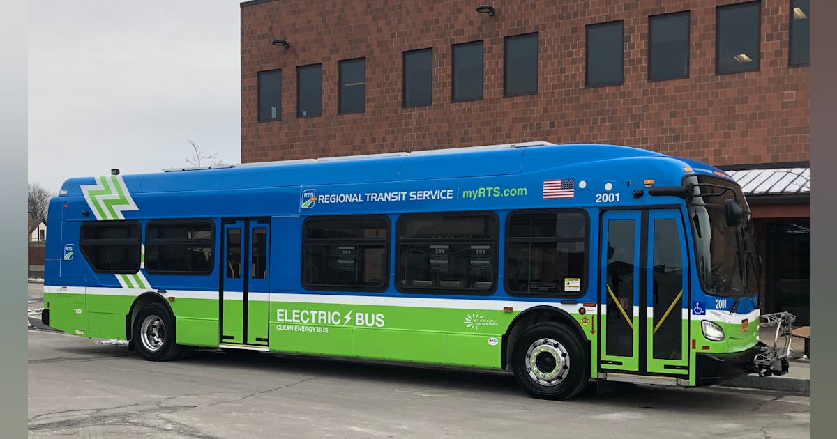 Rochester RTS celebrates first of 10 electric buses | Mass Transit