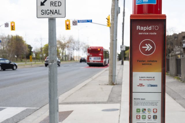 The RapidTO lanes are indicated with signage, as well as a red surface treatment.