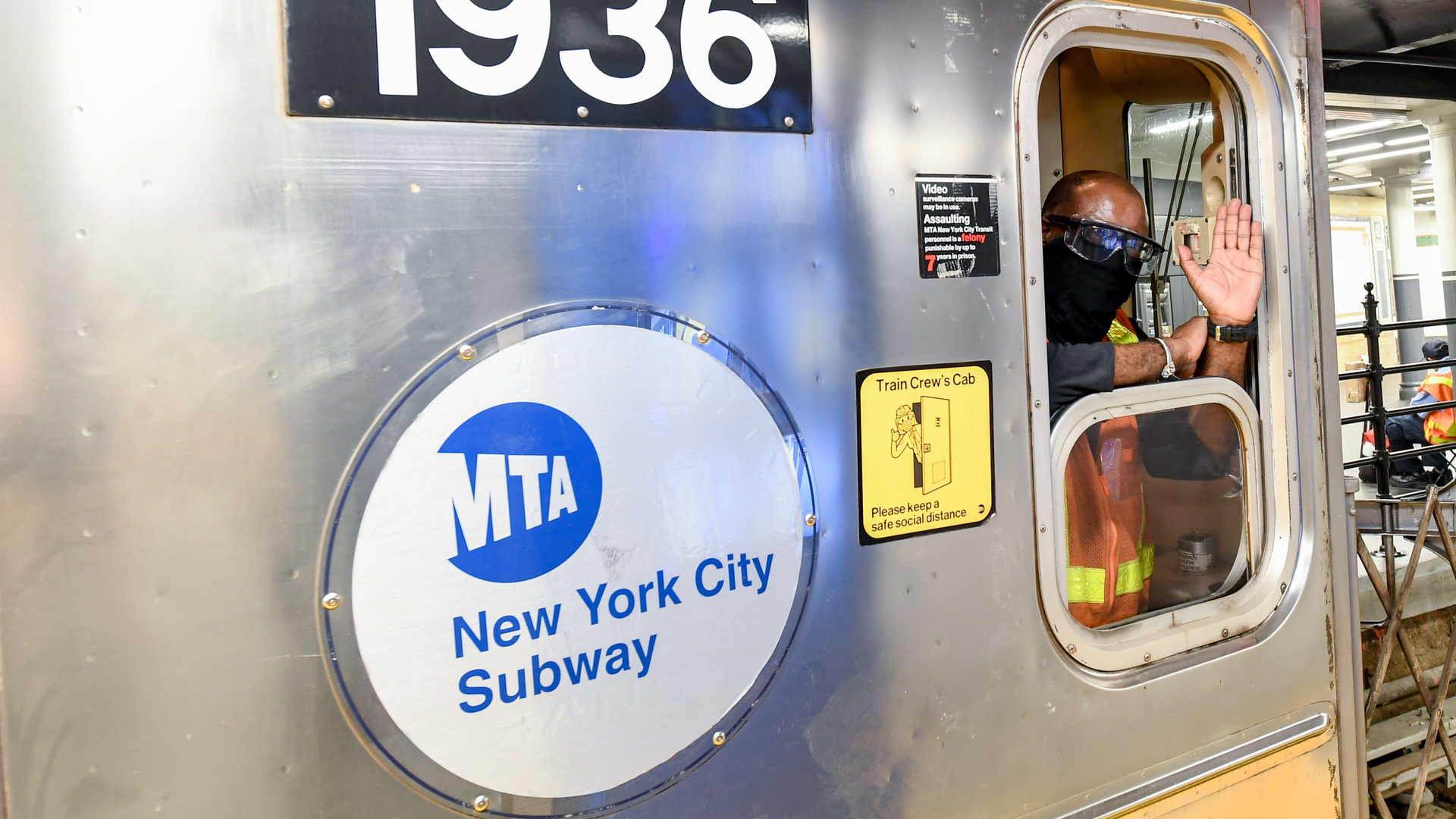 51444179195 E77268402c O