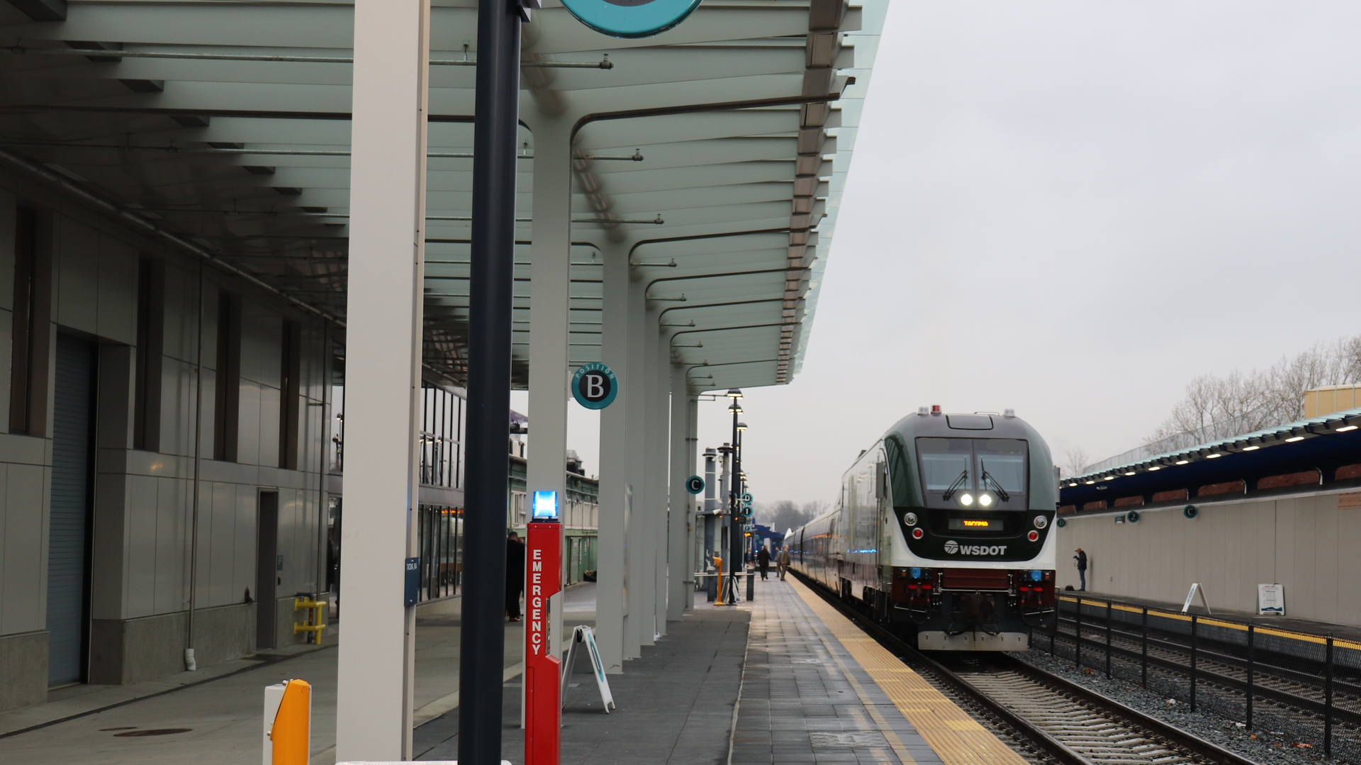 Amtrak Cascades train entering the Tacoma Dome station.