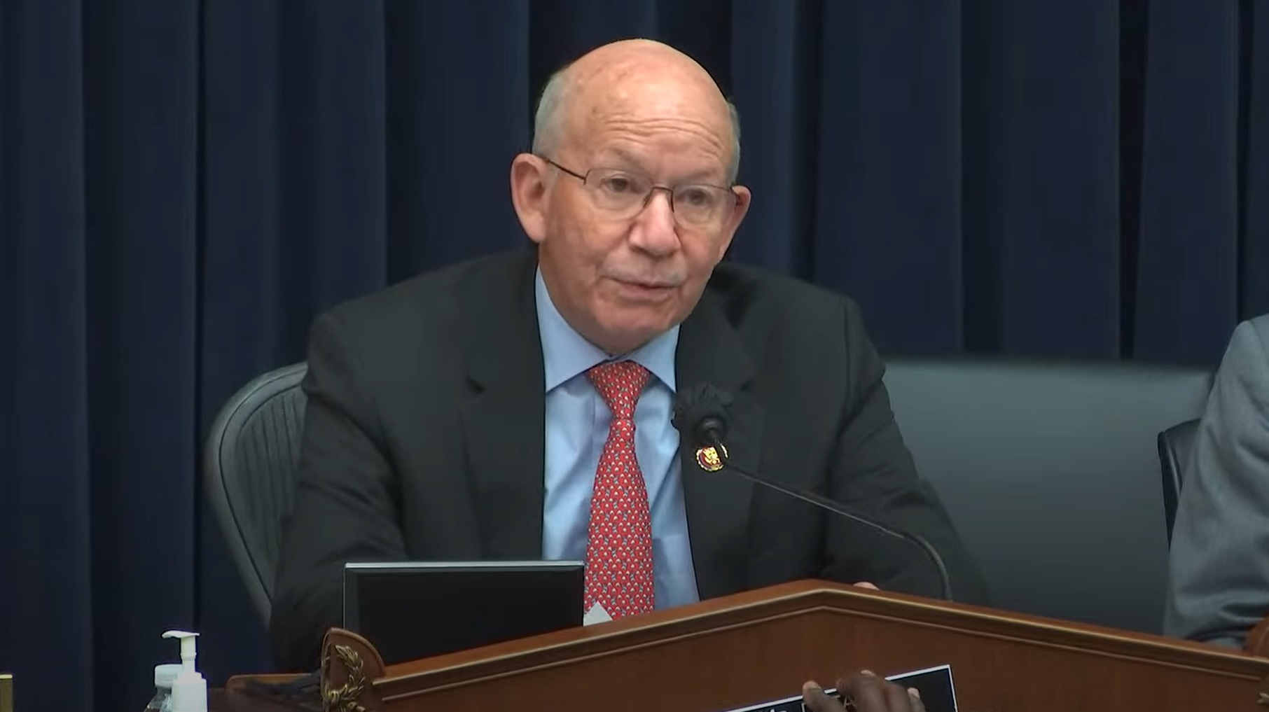 House T&I Committee Chair Peter DeFazio speaks during a recent hearing on cybersecurity; DeFazio announced Dec. 1 he will not seek re-election.